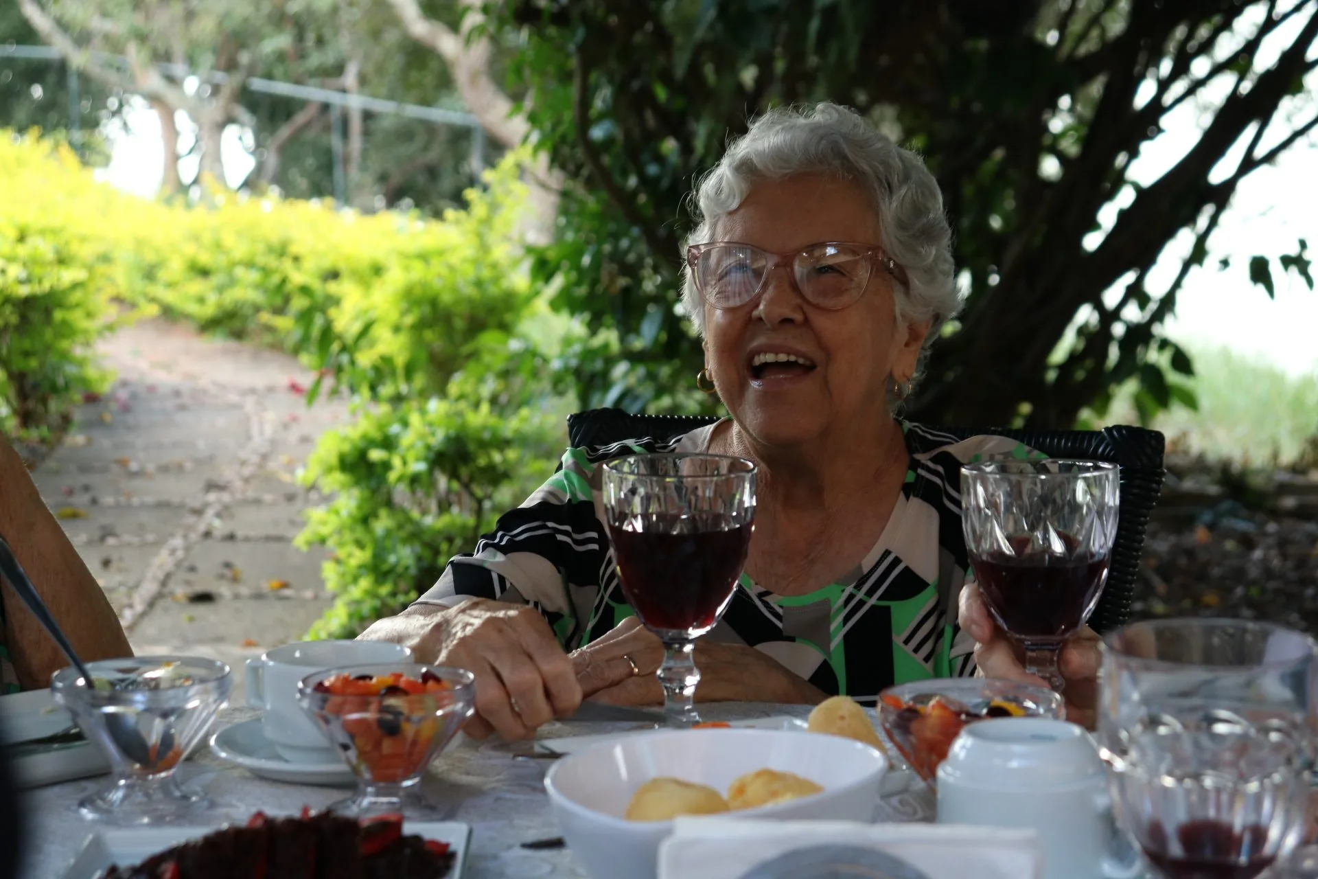 Hidratação com Sabor: Guia para pessoas idosas que recusam beber água