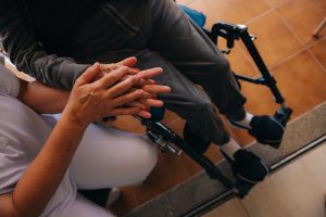 Em Brasília, instituições especializadas oferecem atendimento jurídico, social e psicológico, assegurando a efetivação desses direitos e o respeito à dignidade do idoso.